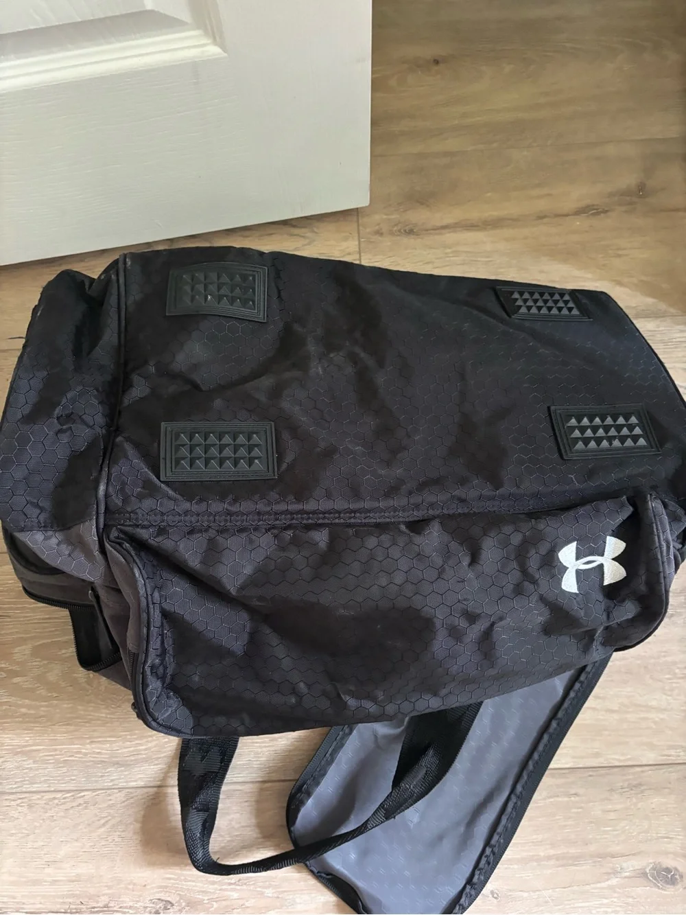 Under Armour sleek black
